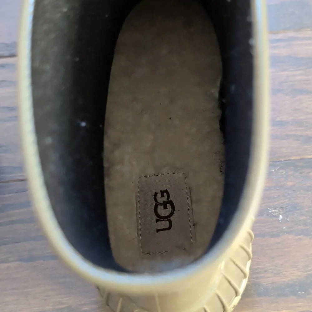 UGG Size 8 Olive Green Rain Boot - Picture 8 of 11
